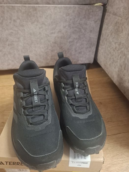 Кроссовки адидас оригинал