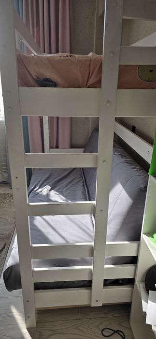 Продам двухъярусную кровать