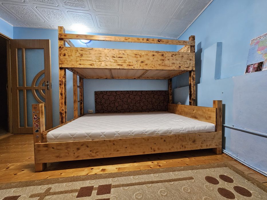 Vând pat etajat 140 x 200 cm