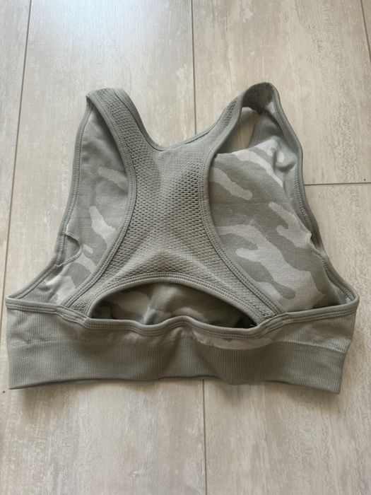 Продам новый костюм для фитнеса