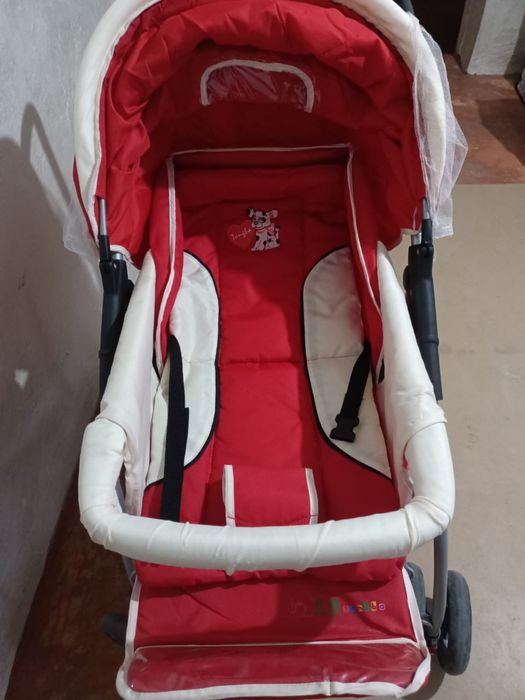 коляска продам срочно