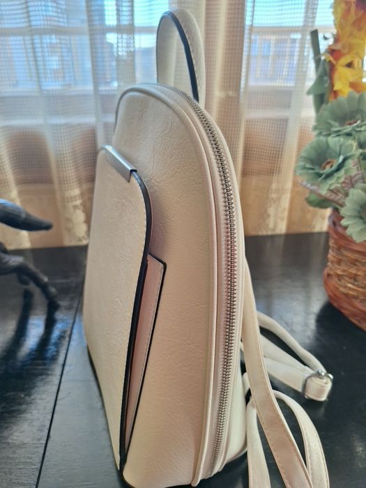 Дамска.   раница