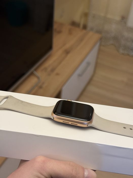 Apple watch se 44 мм