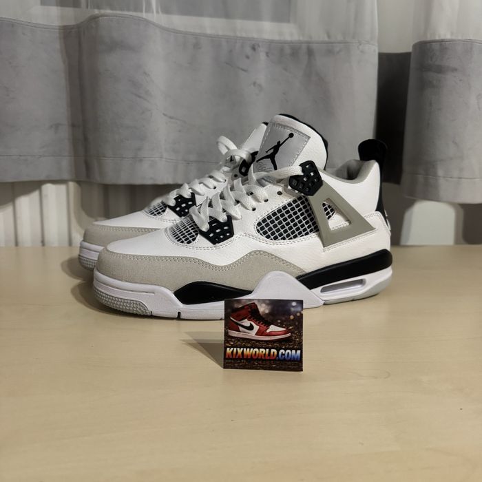 Air Jordan 4 Military Black
