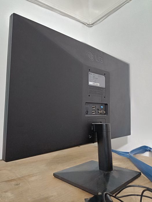 LG 22 дюйм монитор 75гц