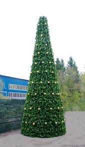 Искусственная елка с огоньками