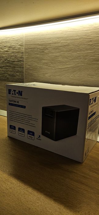 UPS Eaton 5e 900 vA 480w ,acumulator  incorporat