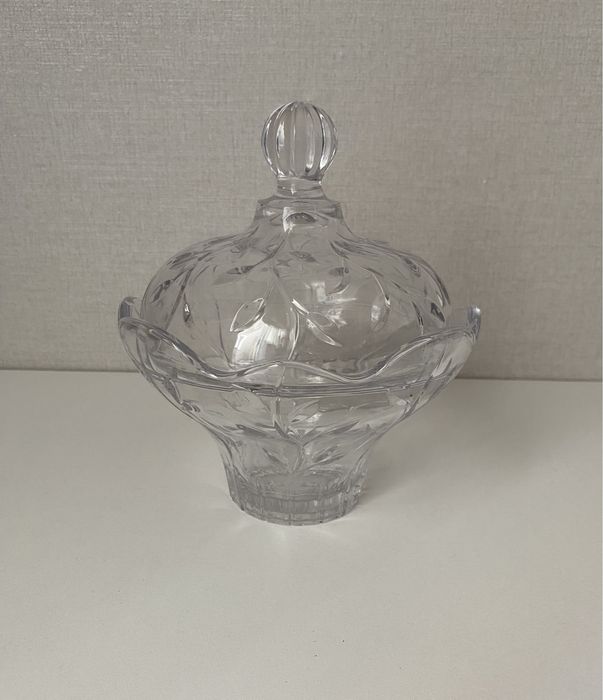 Конфетница хрустальная