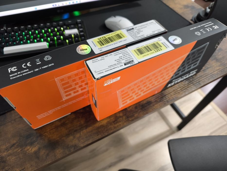 Tastatura Royale kludge RK61 mecanica wireless noua Alb/Negru