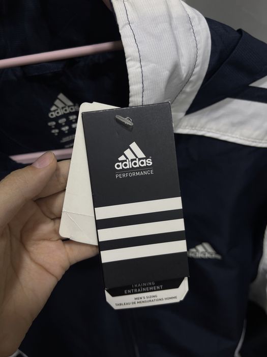 Adidas вертовка новая оригинал