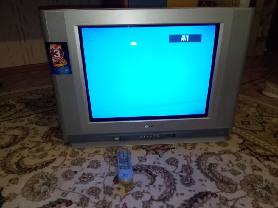 Телевизор  LG  модель RT-21FB55V