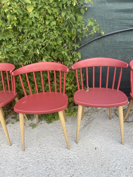 Vand 15 scaune plastic(55 lei  bucata