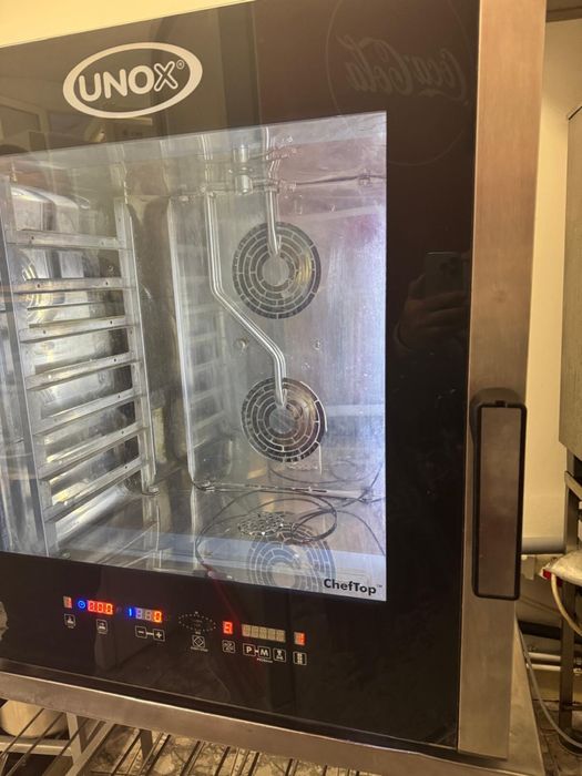 Vand cuptor gastronomic UNOX cu 7 tavi GN 1/1 made  in italia  XVC 505