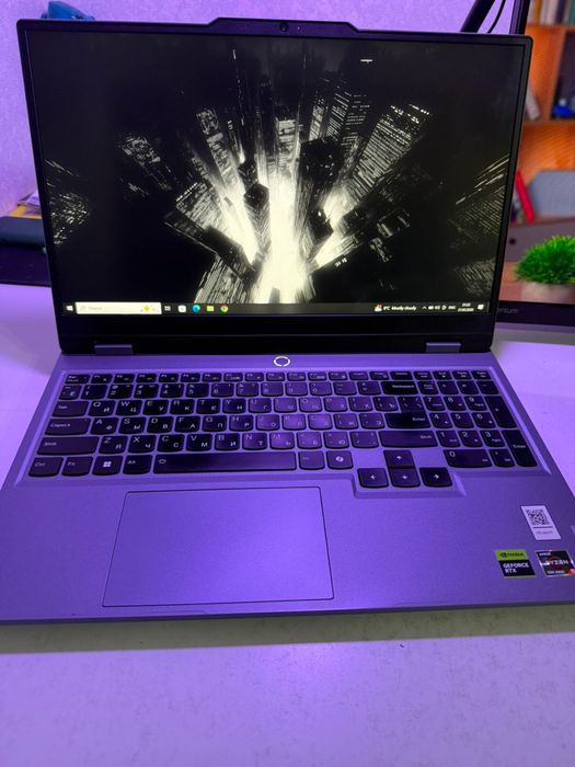 ноутбук Lenovo Loq