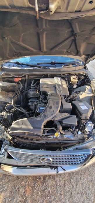 Lexus IS200 на части