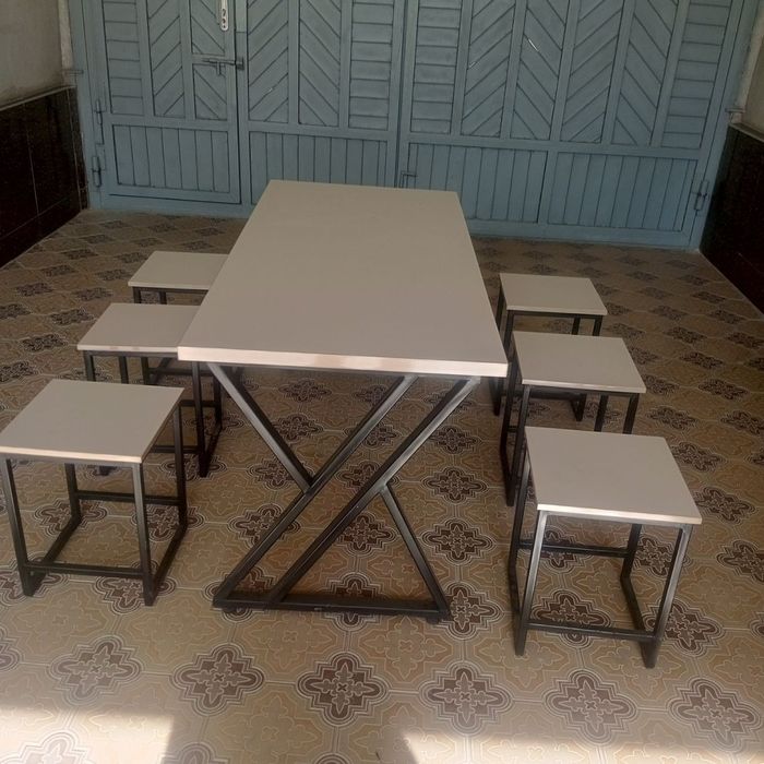 Loft stol stul sotiladi