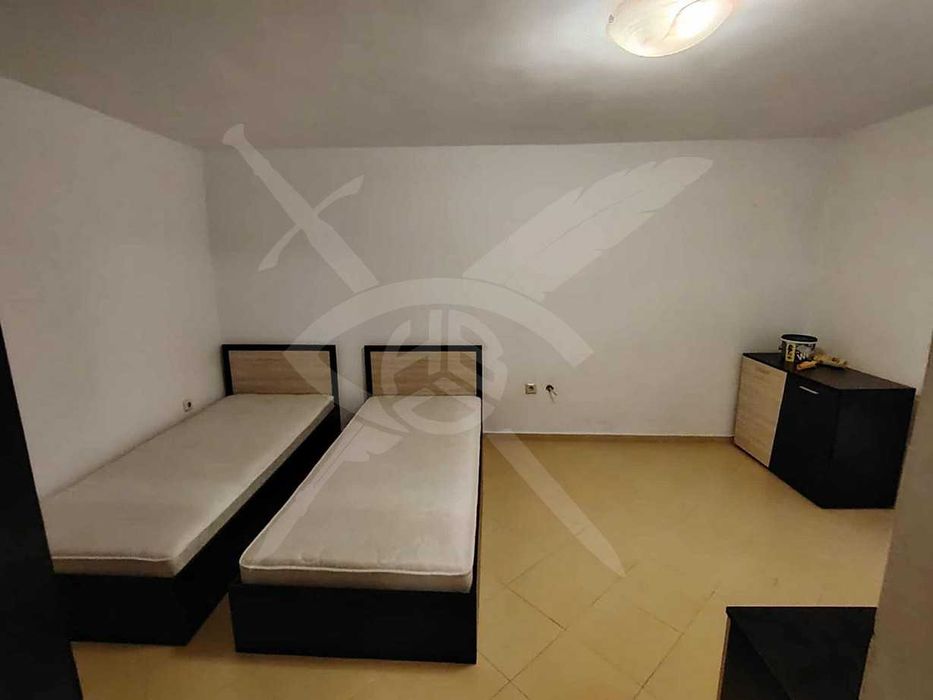 Дава се под наем Двустаен апартамент в Варна, Погреби - 45 кв.м за 300 € - Снимка #2