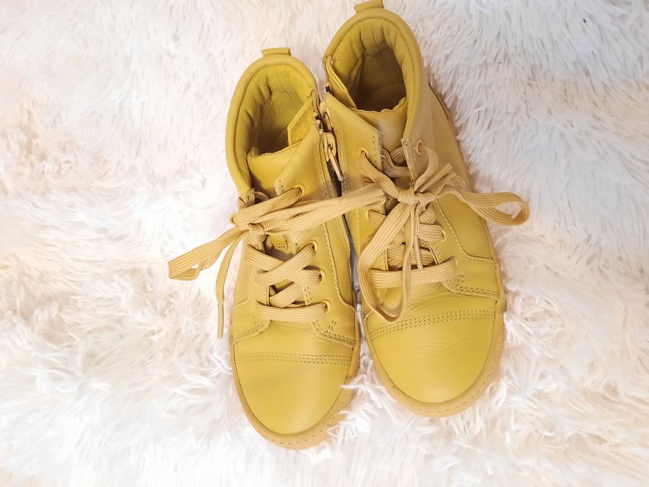 Почти нови кецове Clarks