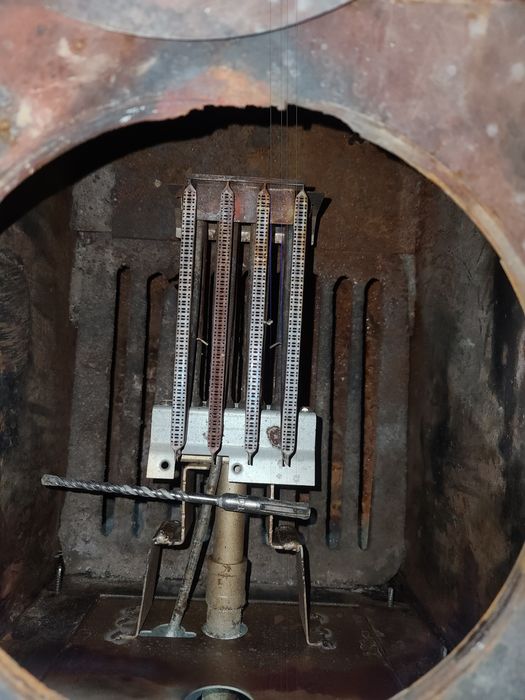 Печка сотилади холати йахши йасатилган к,алин  листан йасалган