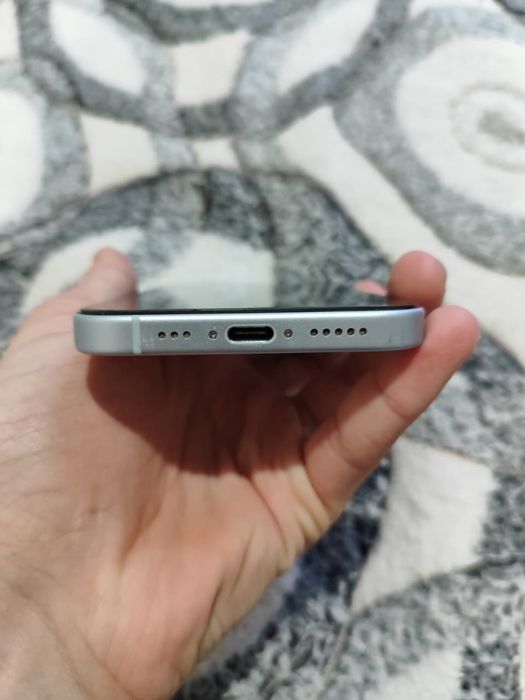 Продам айфон 15 в отличном состояни