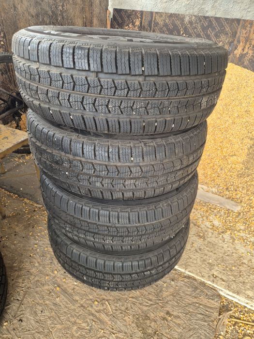 Jante Roti Ford Transit 235 65 16. C.  225 75 16C Continental Michelin