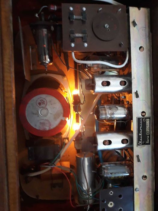 Radio cu tuburi Carmen S 632 A varianta rara