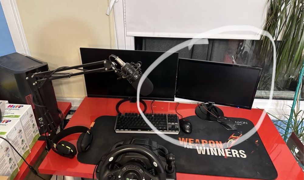 Продавам монтипр Смасунг