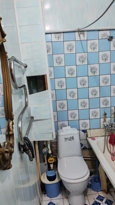 Бобура 1/4/4 галери, без ремонта, 32м2