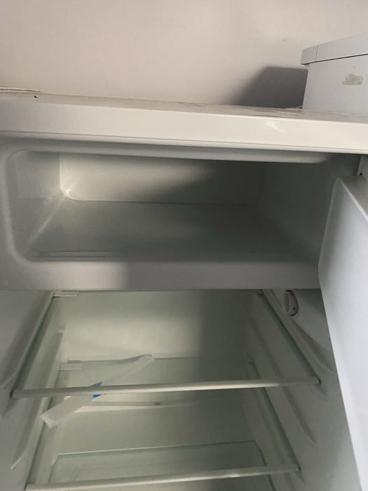 Хладилник Electrolux с малък фризер