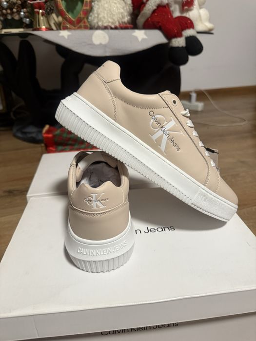 Vand adidasi Calvin Klein si Tommy , noi in cutie, originali