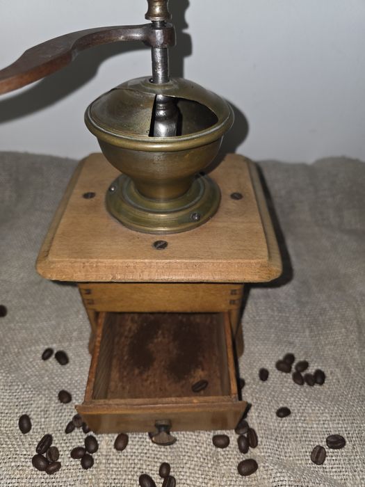 Rasnita de cafea Peter Dienes