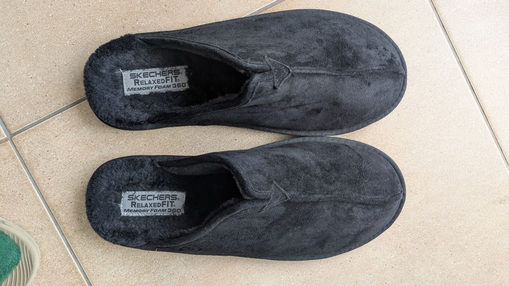 Papuci de casa Sketchers