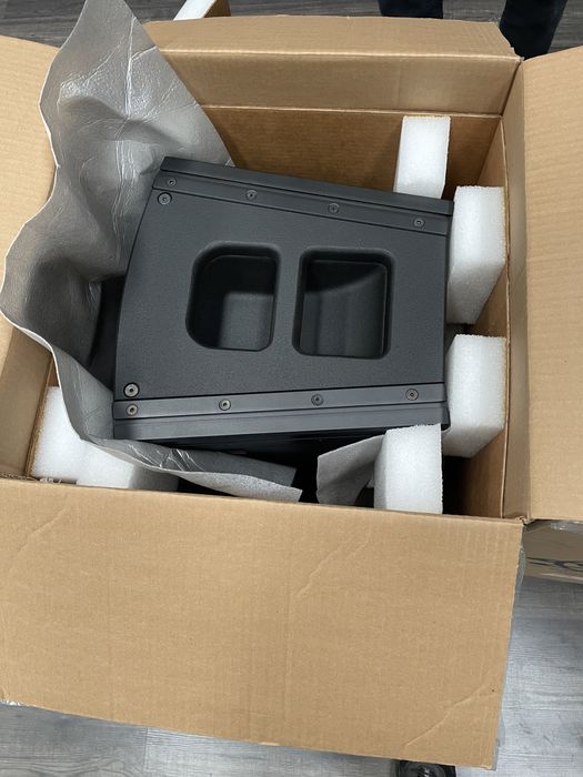 Clair Brothers KitCurve+  Kit Sub+    Dynacord L acoustics Martin