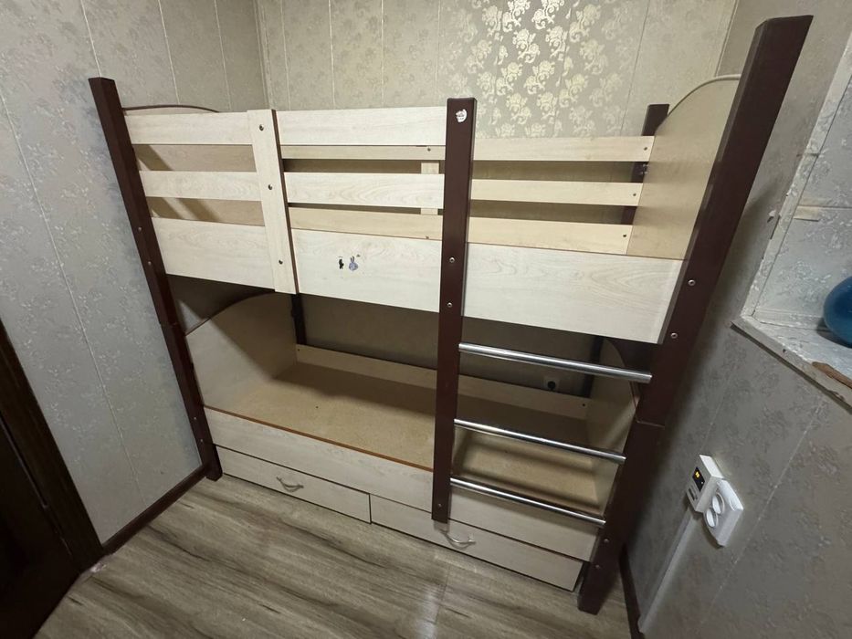 Кровать детская двухярустная