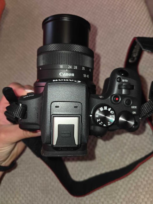 Фотоапарат Canon EOS R10 +подарък