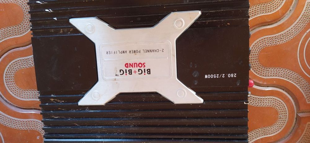 Усилитель и две колонки