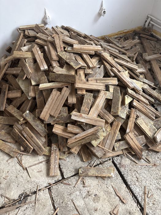 Deseu parchet pentru foc aproximativ 4 mc