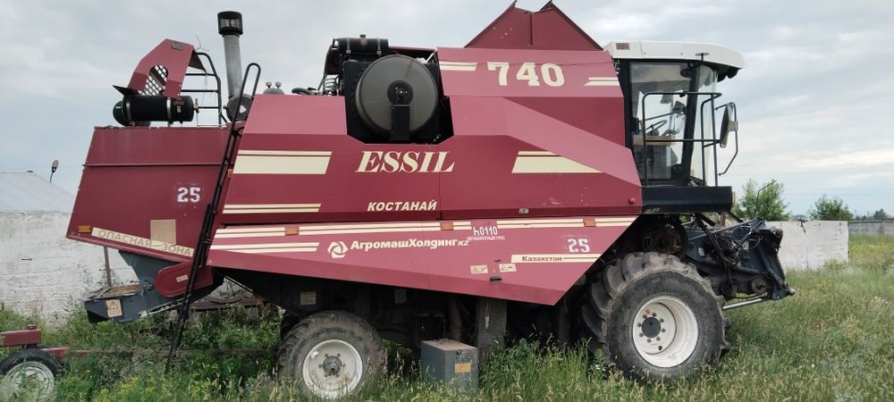 Комбайн Ессиль 740