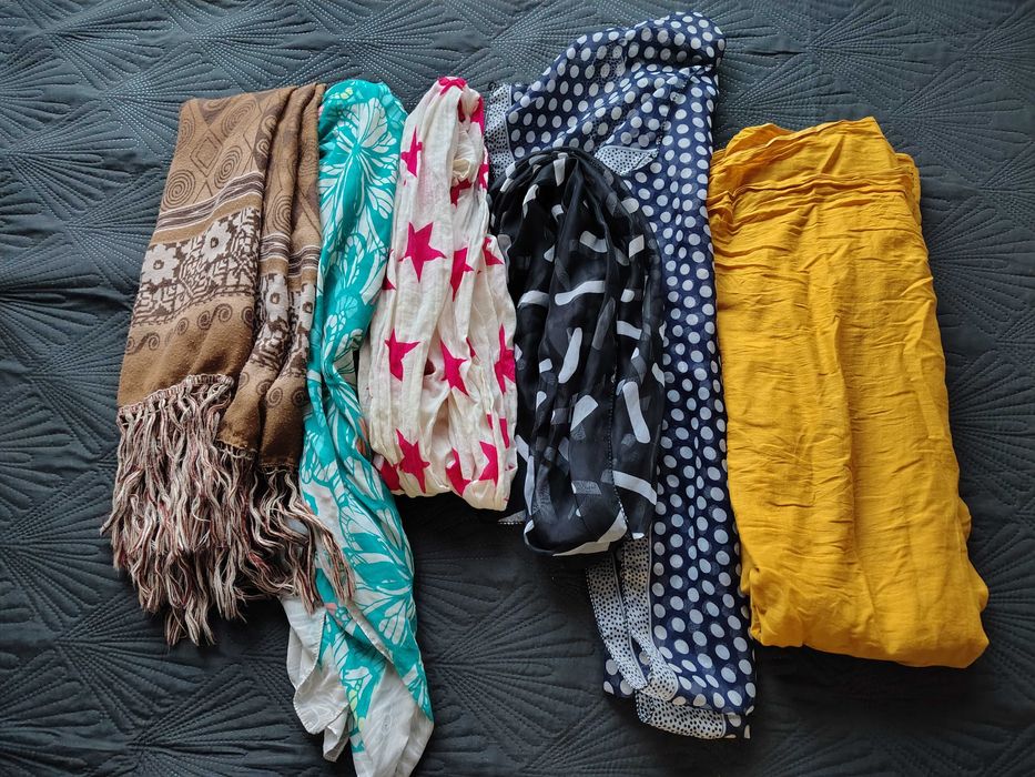 Сет от дамски шалове