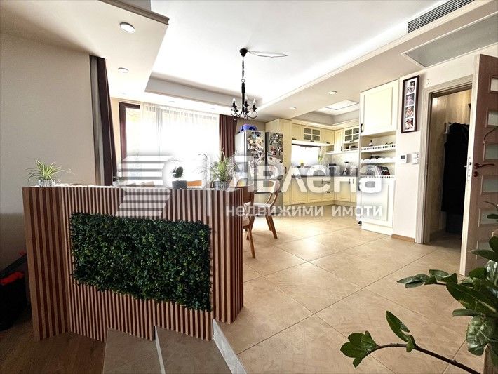 Продава се Къща в Варна, Чайка - 344 кв.м за 1250 €/кв.м - Снимка #4