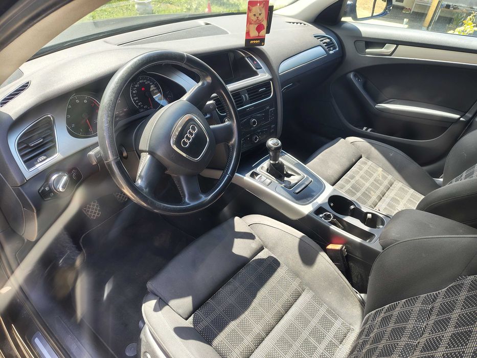 AUDI A4 0 — imagine 5