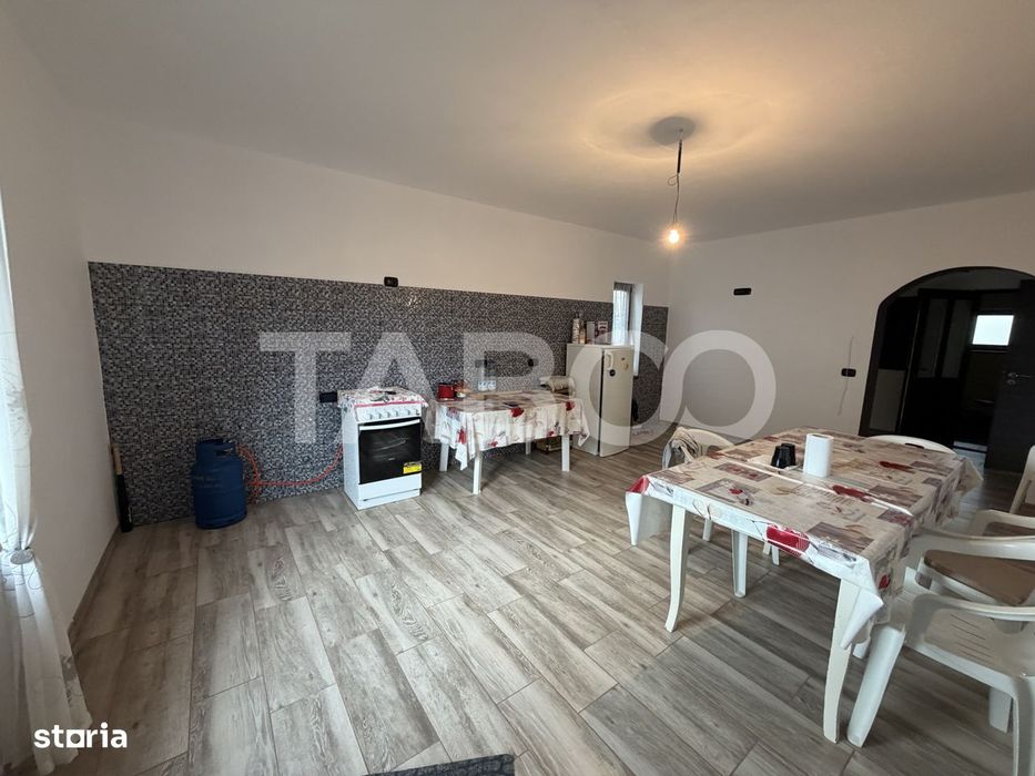 Casa individuala 5 camere 3 bai garaj 497 m teren liber Sat Sercaia