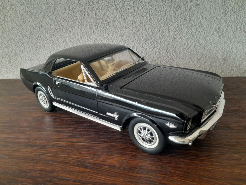 Mustang,  macheta din metal scara 1.18
