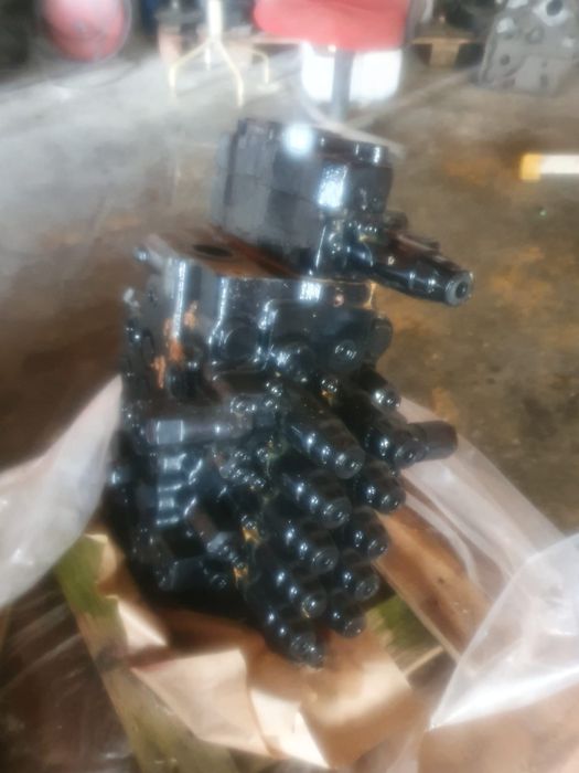 Distribuitoare hidraulice jcb