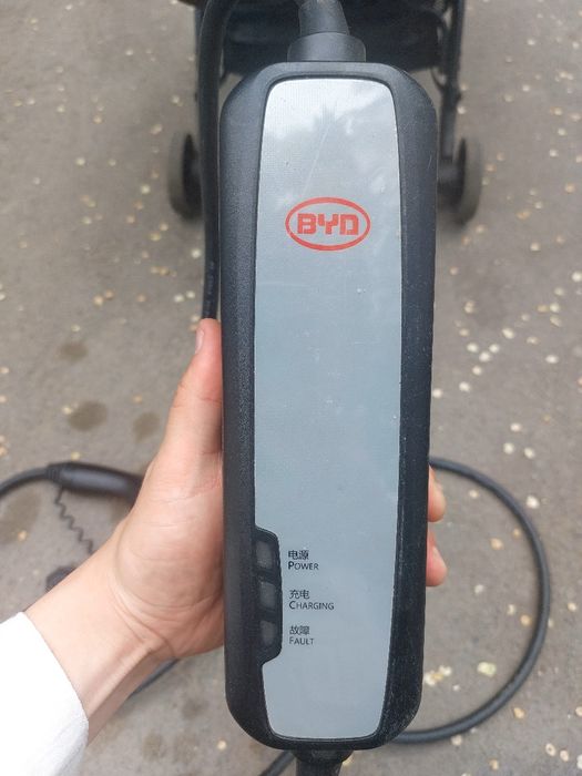 Зарядка 220v оригинал для BYD