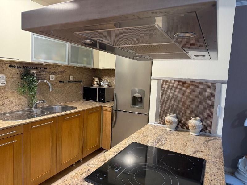 Дава се под наем Тристаен апартамент в София, Гоце Делчев - 155 кв.м за 1246.44 € - Снимка #5