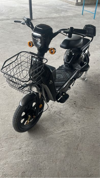 Продаю скутер срочно