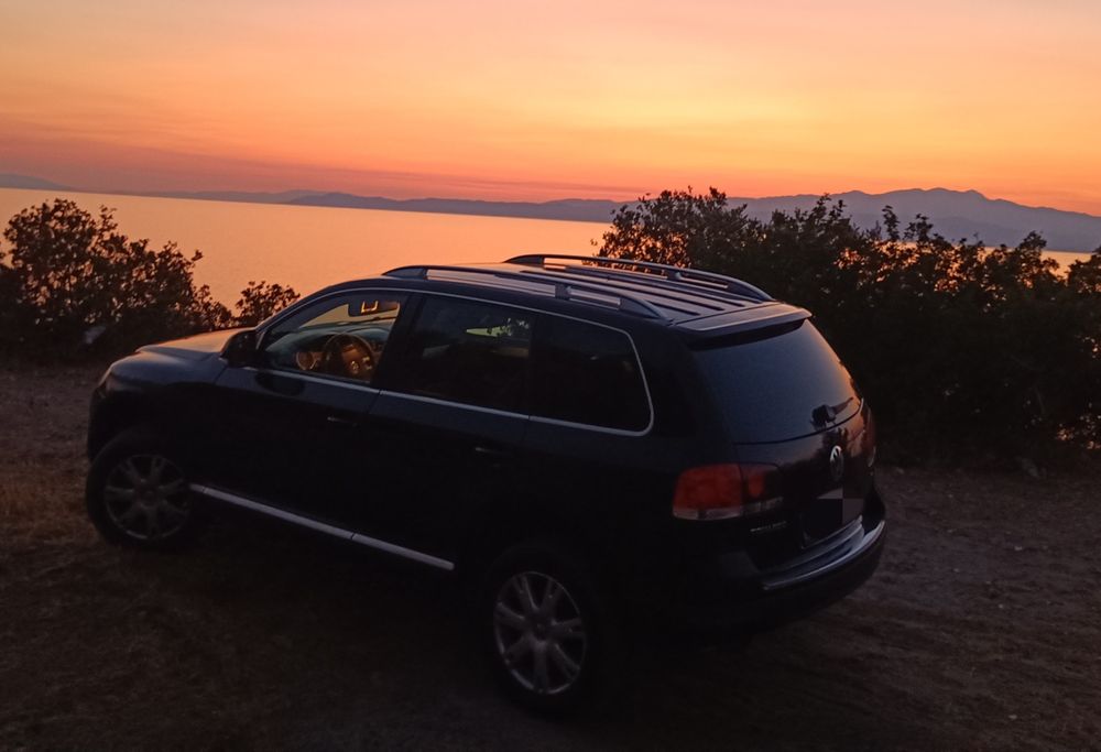 Vând Touareg R5 2.5