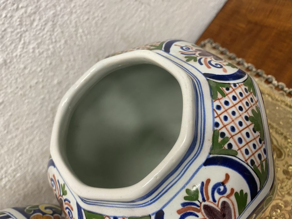 Френски порцеланови вази с маркировка