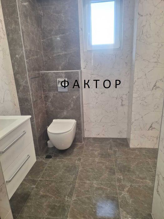 Дава се под наем Тристаен апартамент в Пловдив, Център - 110 кв.м за 600 € - Снимка #9